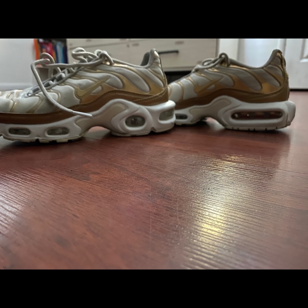Air Max - Picture 3 of 4